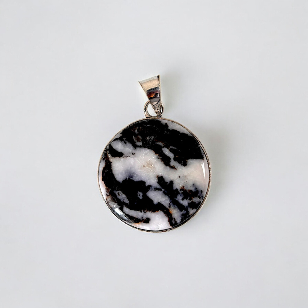 White Buffalo Turquoise 925 Silver Plated Necklace Pendant NWT - Picture 2 of 3